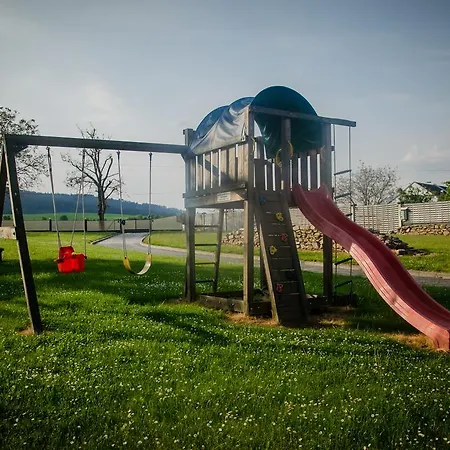 Pod Hůrkou Hradecna